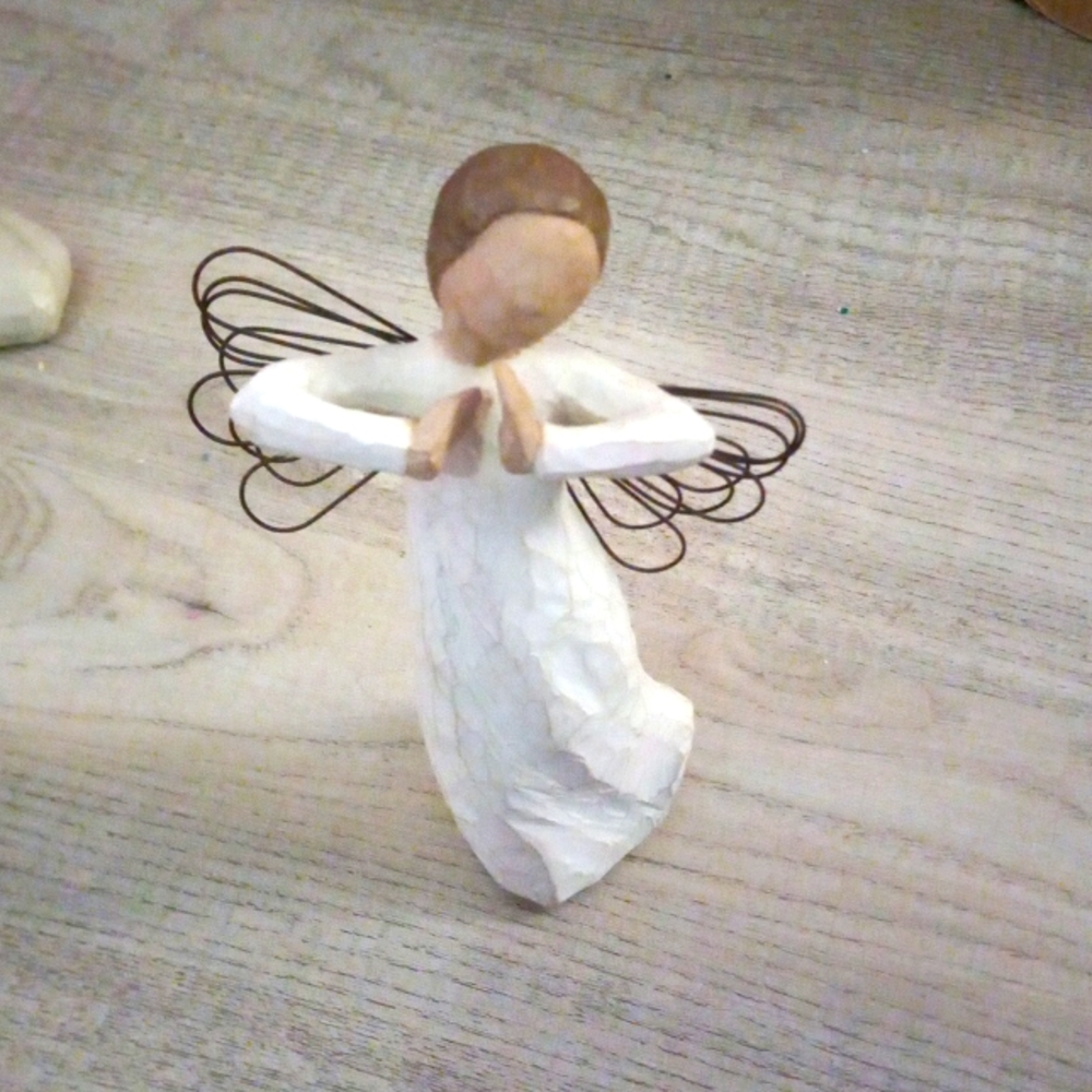VINTAGE Willow Tree " Angel of Happiness ” 2000